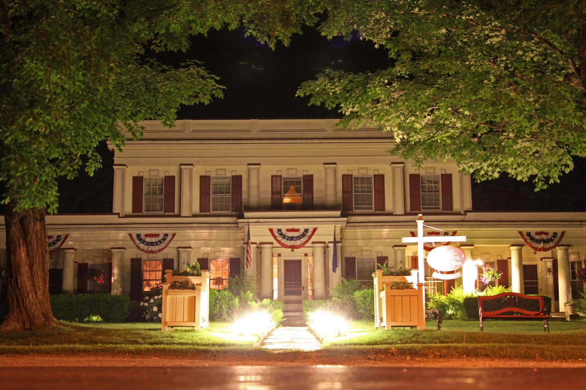 Mini-hôtel & 3*